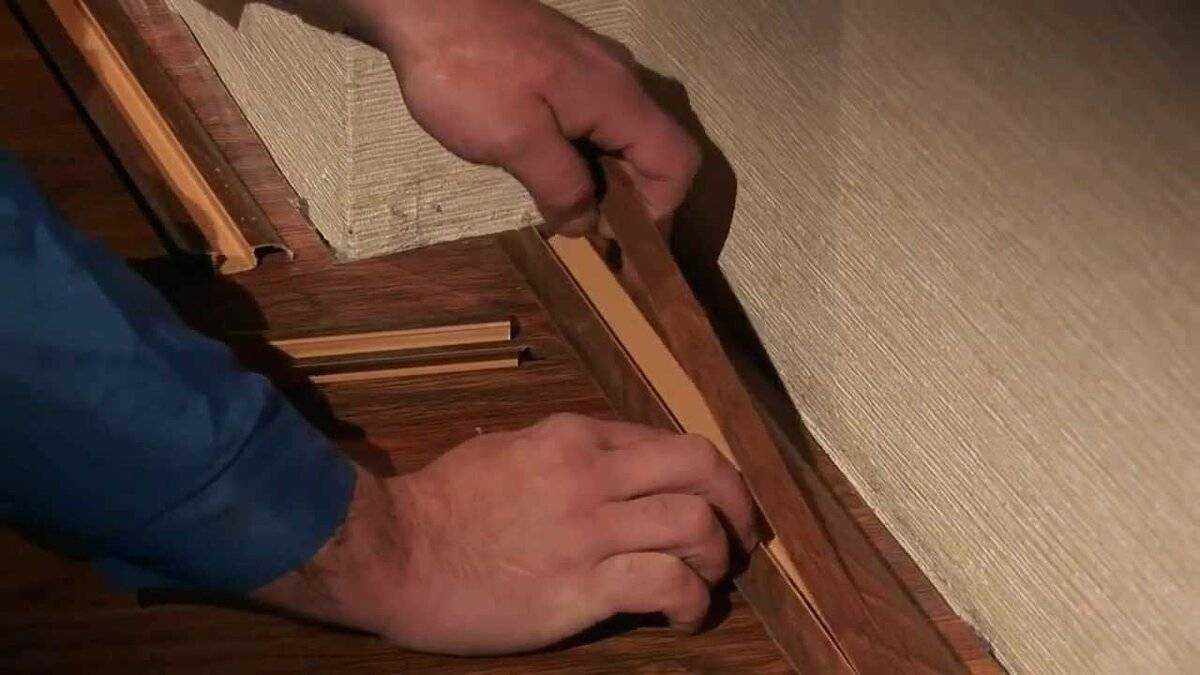 Напольный плинтус - как крепить правильно и какой лучше выбрать