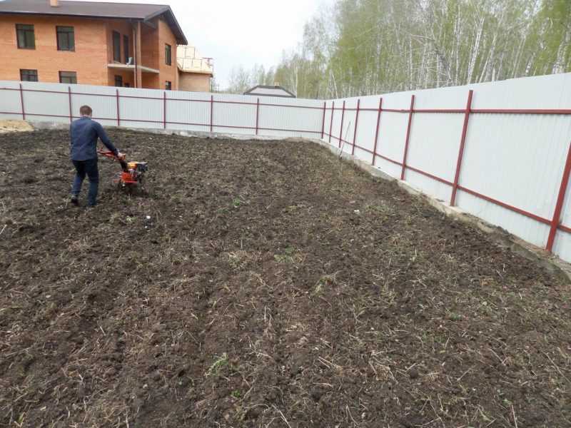 Как выровнять участок на даче своими руками: советы