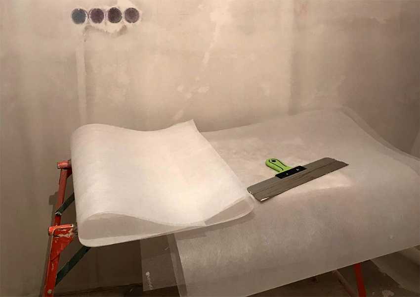 Поклейка стеклохолста на потолок: паутинка, стекловолокно для потолка под покраску, как клеить стеклохолст, оклейка стеклохолстом, какой стеклохолст лучше, отделка потолка стеклотканью