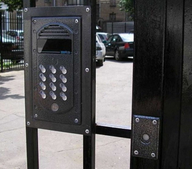 Кодовый замок на калитку механический на входную дверь, плюсы и минусы, советы по выбору, пошаговая инструкция по установке – metaldoors