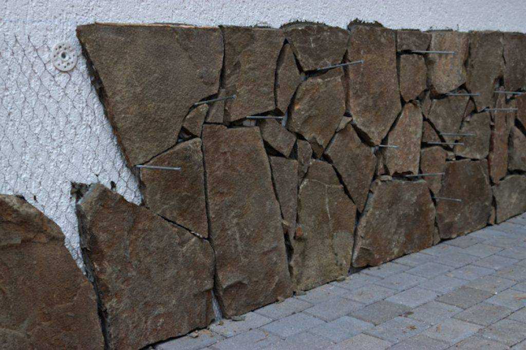 Рваный камень
